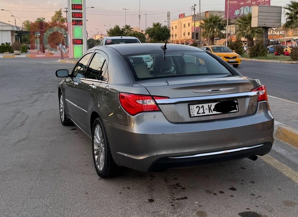 كرايسلر 200